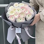 Букет Формула Любви из 15 ранункулюсов
