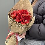 Букет Цвет Любви из 3 красных амариллисов