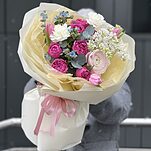 Букет Биение Сердца из ранункулюса, оксипеталума, сирени, тюльпанов, диантуса, и кустовой пионовидной мисти баблз