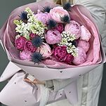 Букет Сердцеедка из пионов, ранункулюсов, эрингиума, сирени и кустовых пионовидных роз