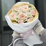 Букет Первое Свидание из роз сорта охара, сирени и тюльпанов