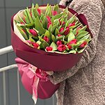 Букет Мэри из 35 красных тюльпанов