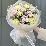 Букет Весенний Аромат из ранункулюсов мини, танацетума, эустомы и эвкалипта