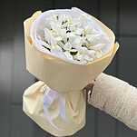Букет Ириска из 9 белых ирисов