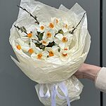 Букет Восход Солнца  из 7 кустовых нарциссов и вербы
