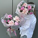 Букет Возвращение Лета из роз, мини герберы, пиона и эвкалипта