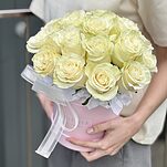 Композиция Лайм из 17 белых роз