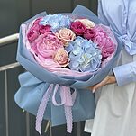 Букет Чистая Лазурь из гортензий, пионов и роз