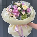 Букет Радость Встречи из гортензии, целозии, розы сорта вувузела и хризантемы