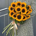 Букет из 15 подсолнухов