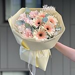 Букет Иволга из гербер, диантуса, рускуса и эвкалипта