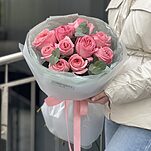 Букет Пинк Экспрешн из 11 роз и эвкалипта