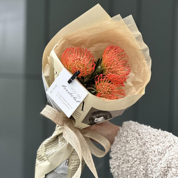 Монобукет из 3 леукоспермумов