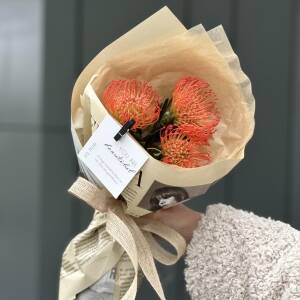 Монобукет из 3 леукоспермумов