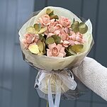 Букет Фраппучино из роз сорта капучино и эвкалипта