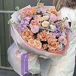 Букет Елисейские Поля из роз Капучино, хризантем момоко, маттиолы и сортовых гвоздик