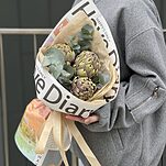 Банч из трех артишоков и эвкалипта