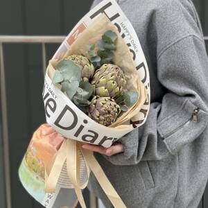 Банч из трех артишоков и эвкалипта