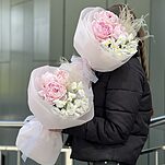 ДуоБукет Теплая встреча из пионов, ирисов и стифы