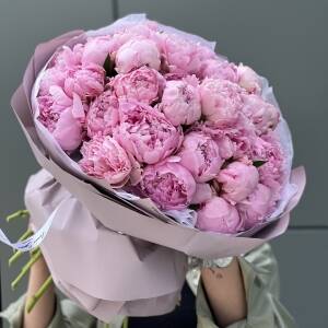 Букет Розовое лето из 35 пионов