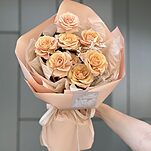Букет Капучино из одноголовых роз и рускуса
