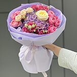 Букет Эрика из гортензии, эустомы, розы охара, кустовых роз