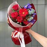 Букет Яркий Подарок из ирисов, гербер, роз и зелени
