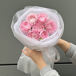 Букет Формула Любви из 7 розовых ранункулюсов