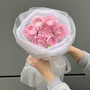 Букет Формула Любви из 7 розовых ранункулюсов