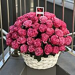 Корзина из 51 роз сорта Кантри
