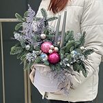 Композиция Розовая мечта с нобилисом и зимним декором