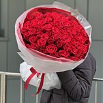 Букет Мерси из 65 красных роз сорта фридом