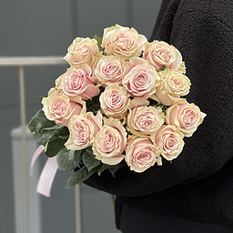 Букет из 15 розовых роз