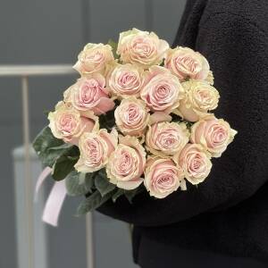 Букет из 15 розовых роз