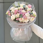 Букет Галактика из роз сорта охара, эустомы алиса роуз, маттиолы и эвкалипта