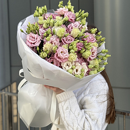 Букет Алиса из 15 веток кружевной розовой эустомы