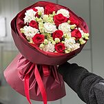 Букет Искра M из эустомы и красной розы