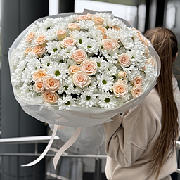 Букет Цветочные Мечты L из хризантемы и кустовой розы морнинг стар