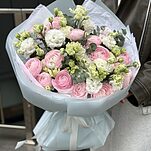 Букет Звездопад L из ранункулюсов, эустомы и эвкалипта