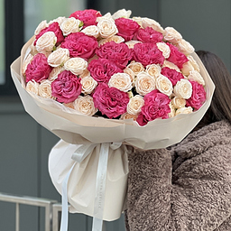 Букет Розовые Сны из кустовых роз и розы сорта кантри блюз