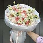 Букет Вуаль мечты из пионов, кустовых пионовидных роз, маттиолы и эустомы