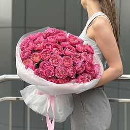 Букет Мальвина из 25 веток кустовой пионовидной розы