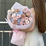 Букет Тайны Цветущего Сада из гортензии, кустовых роз, гвоздик