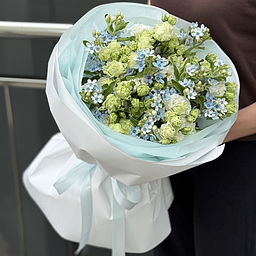 Букет Мелодия Ветра M из эустомы и оксипеталума