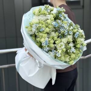 Букет Мелодия Ветра L из эустомы и оксипеталума