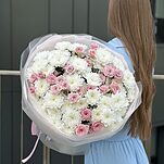 Букет Цветочная Мечта M из хризантем и кустовых роз