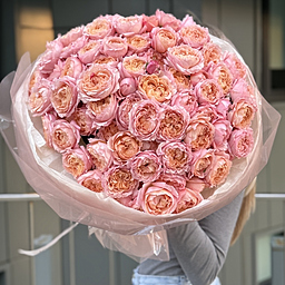 Букет Джульетта из 31 ветки кустовой пионовидной розы