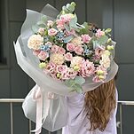 Букет Ласковый Бриз из эустомы, кустовых роз и др.