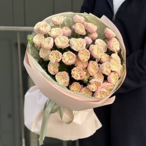 Букет Роял Блаш из 9 веток кустовой пионовидной розы