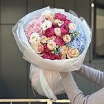 Букет Верона из гортензии, кустовых и одноголовых роз, эустомы и оксипеталума